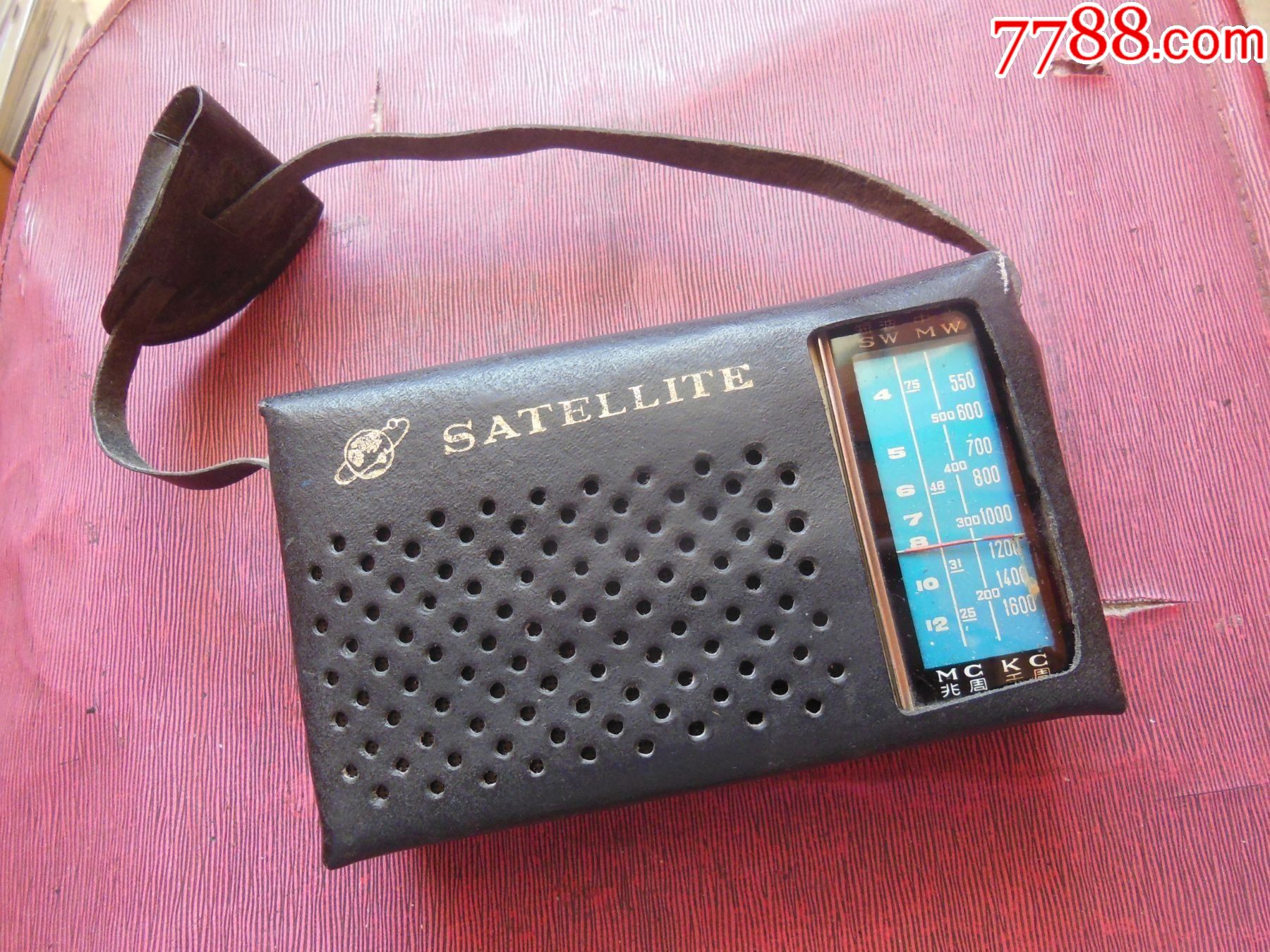 环球,卫星牌702型_收音机_第1张_7788模型收藏