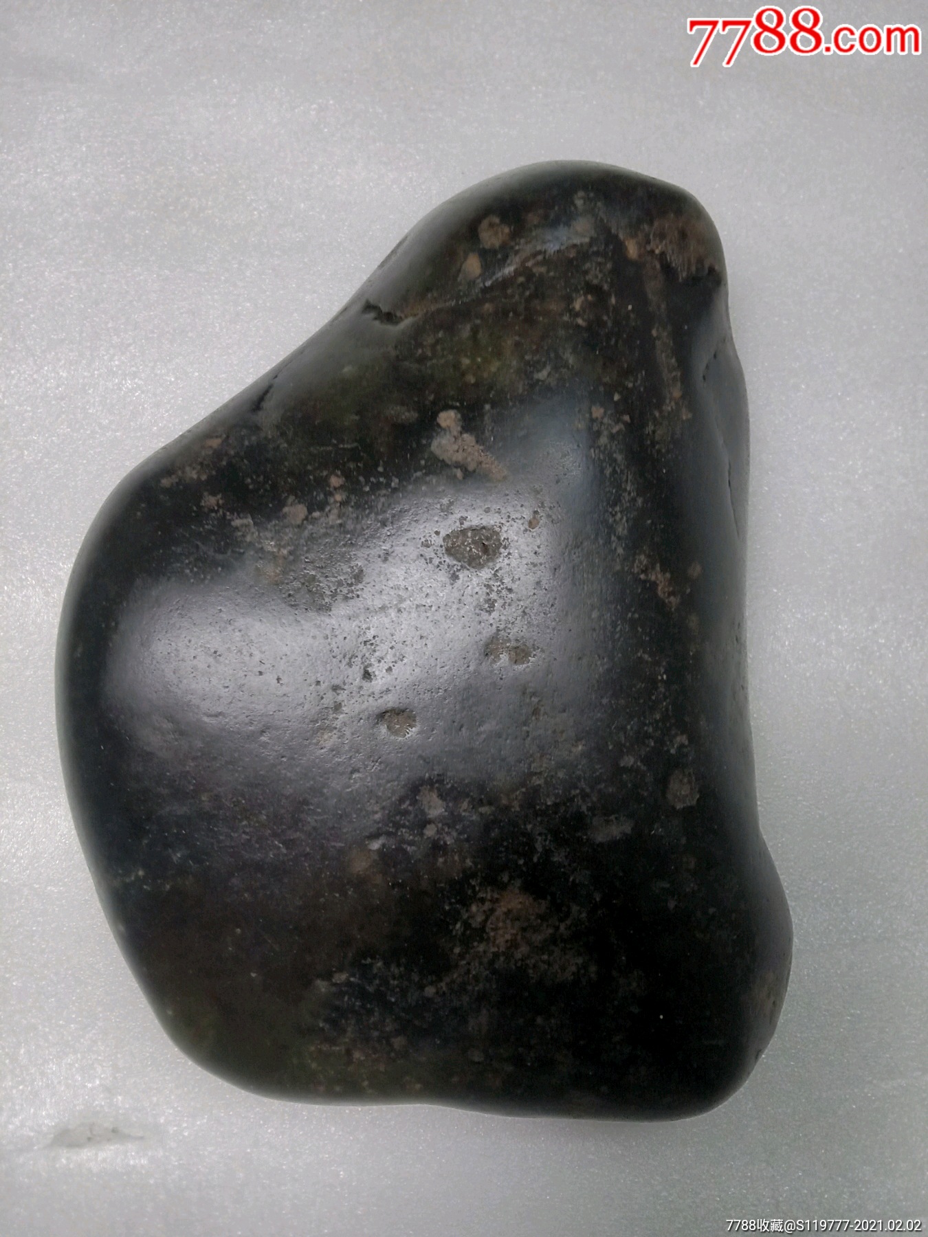 和田玉万年黑油皮大籽料