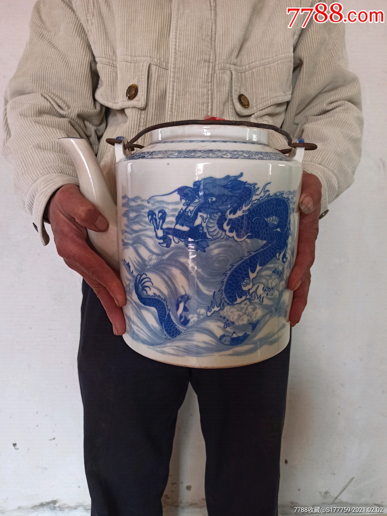 七八十年代中国高陂瓷鱼跃龙门大号青花提梁壶同类型最大号,巨无霸,高