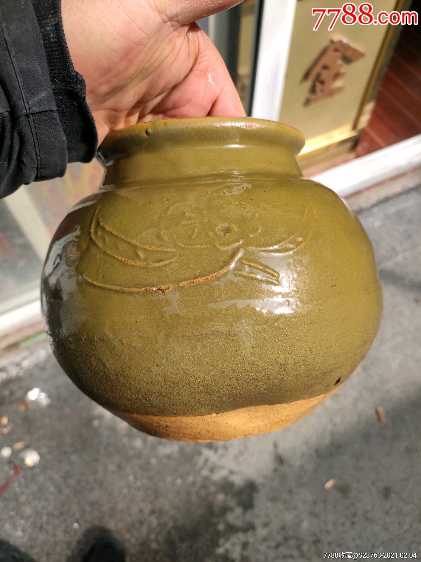 明清茶叶末釉刻花瓷罐