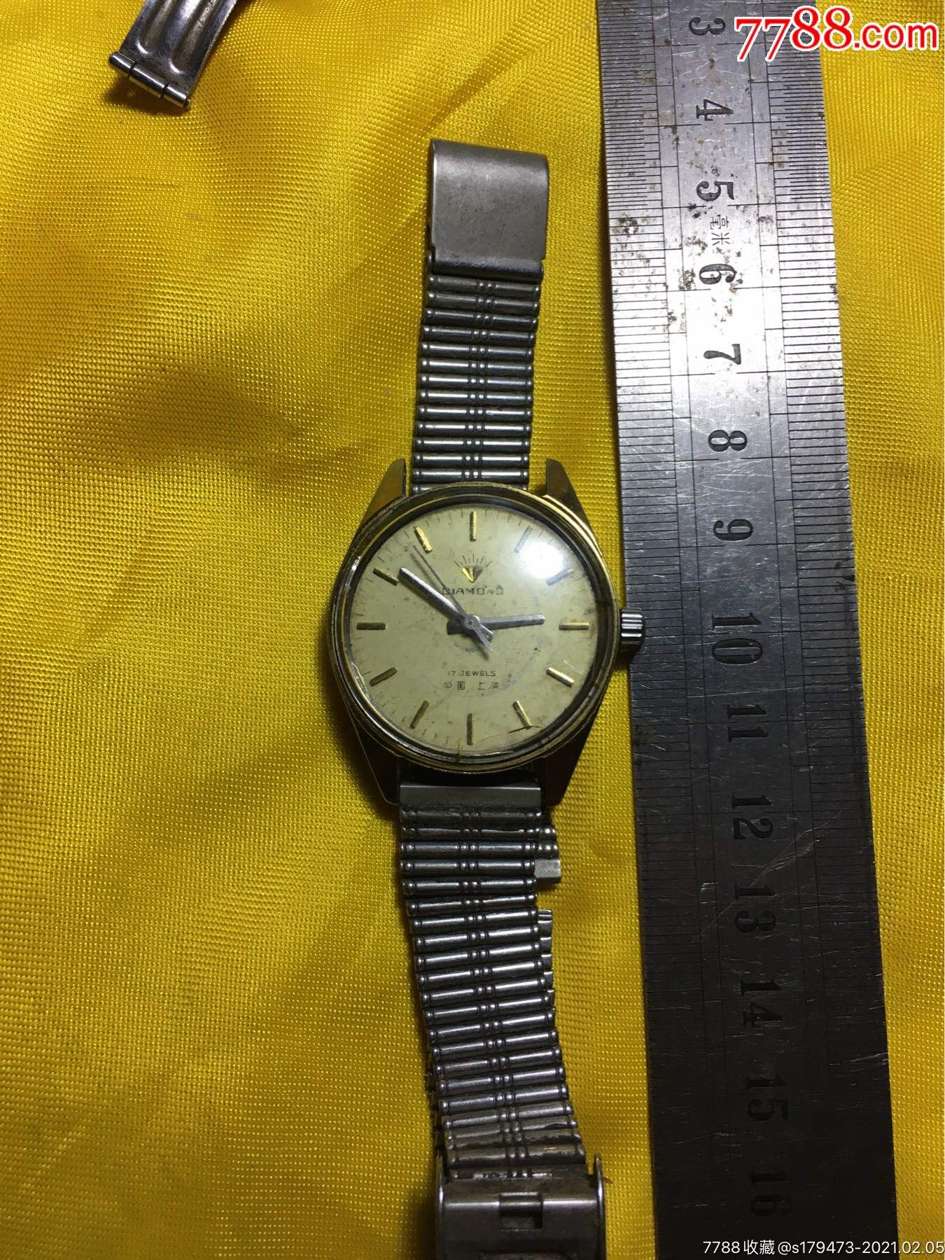 老手表带加老手表老机械表老腕表钻石牌走时喔