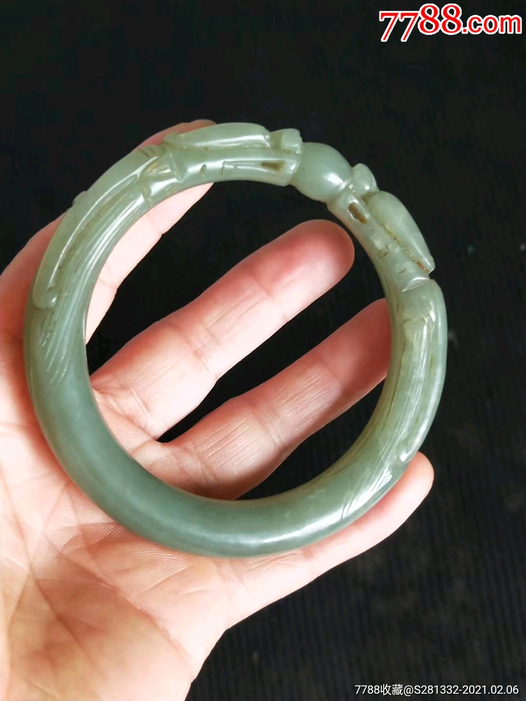 和田玉双龙戏珠纹手镯