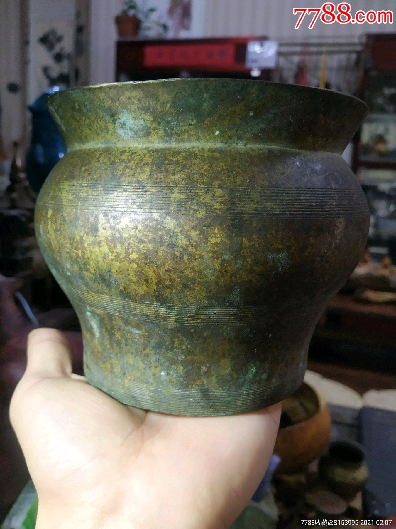 老的黄铜玄纹渣斗