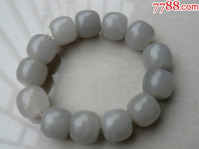 大粒灰色桶珠玉石手串