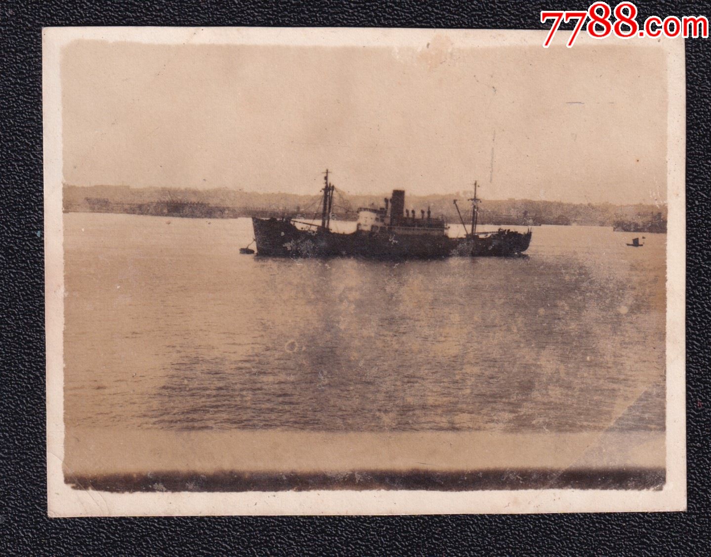 民国年代货轮老照片1张(尺寸约4.2*5.6厘米)