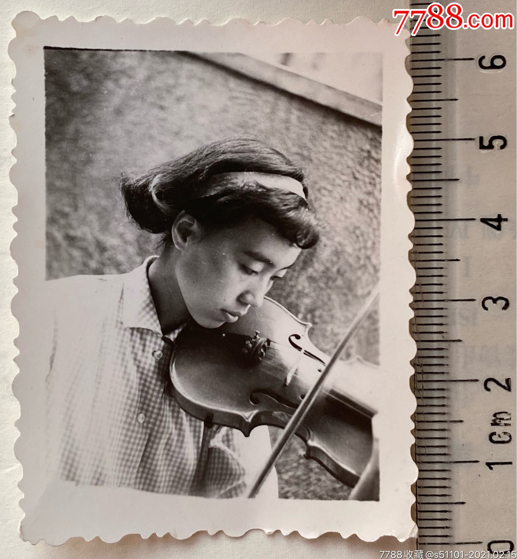 早期拉小提琴的姑娘照-价格:5元-se78388426-老照片-零售-7788收藏