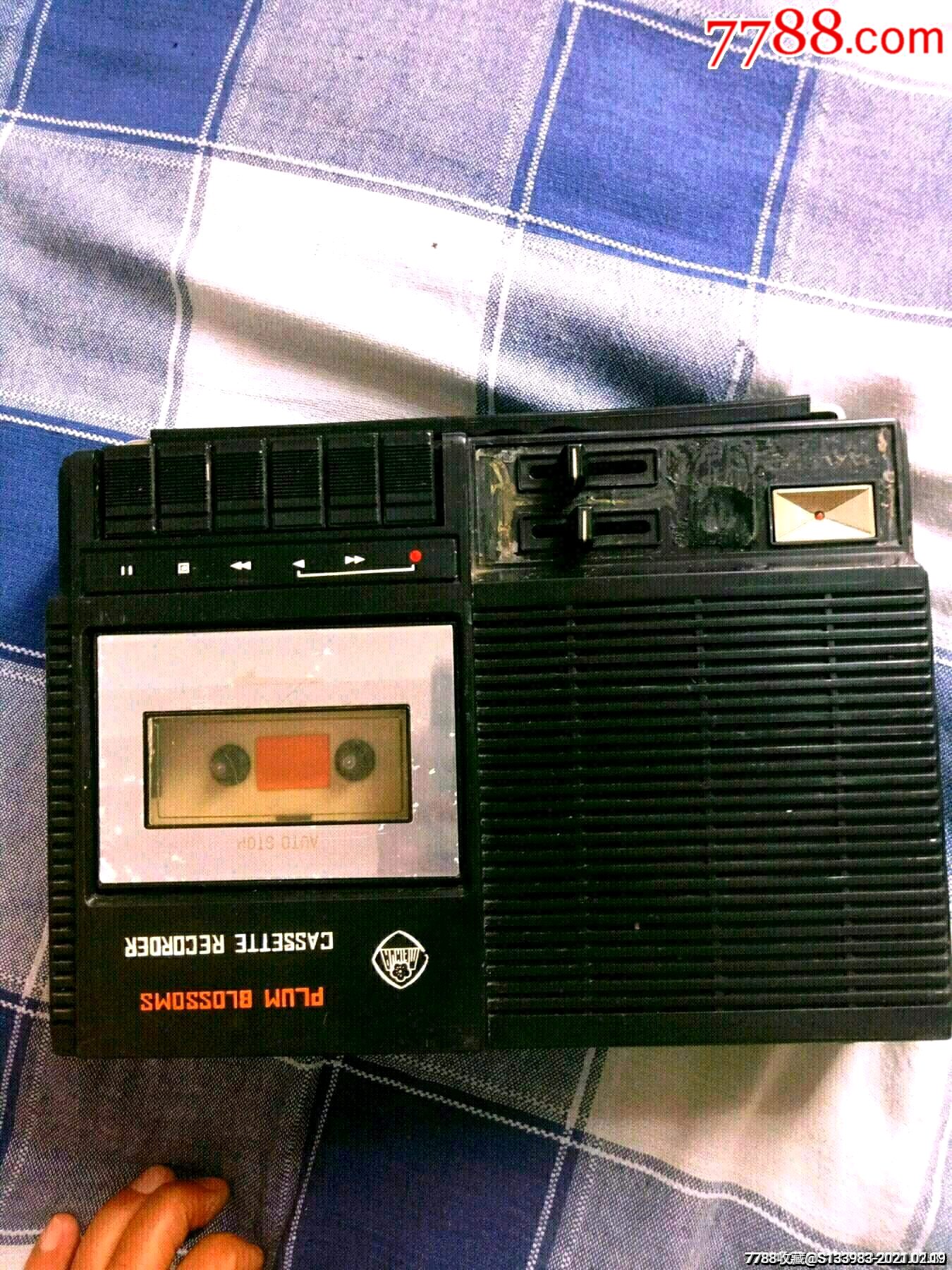 梅花牌盒式录音机