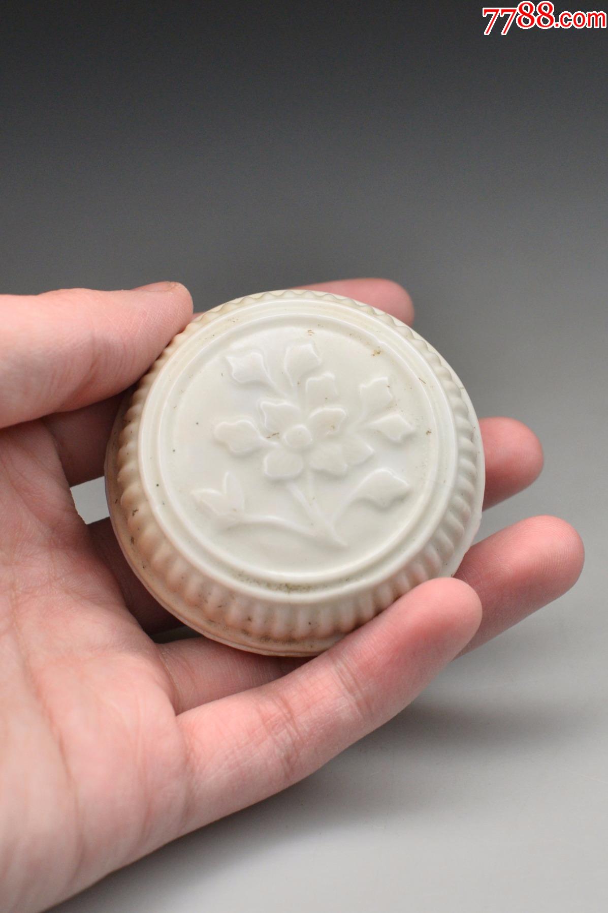 白釉小粉盒刻花划花瓜棱瓷茶道茶具文房印盒摆件