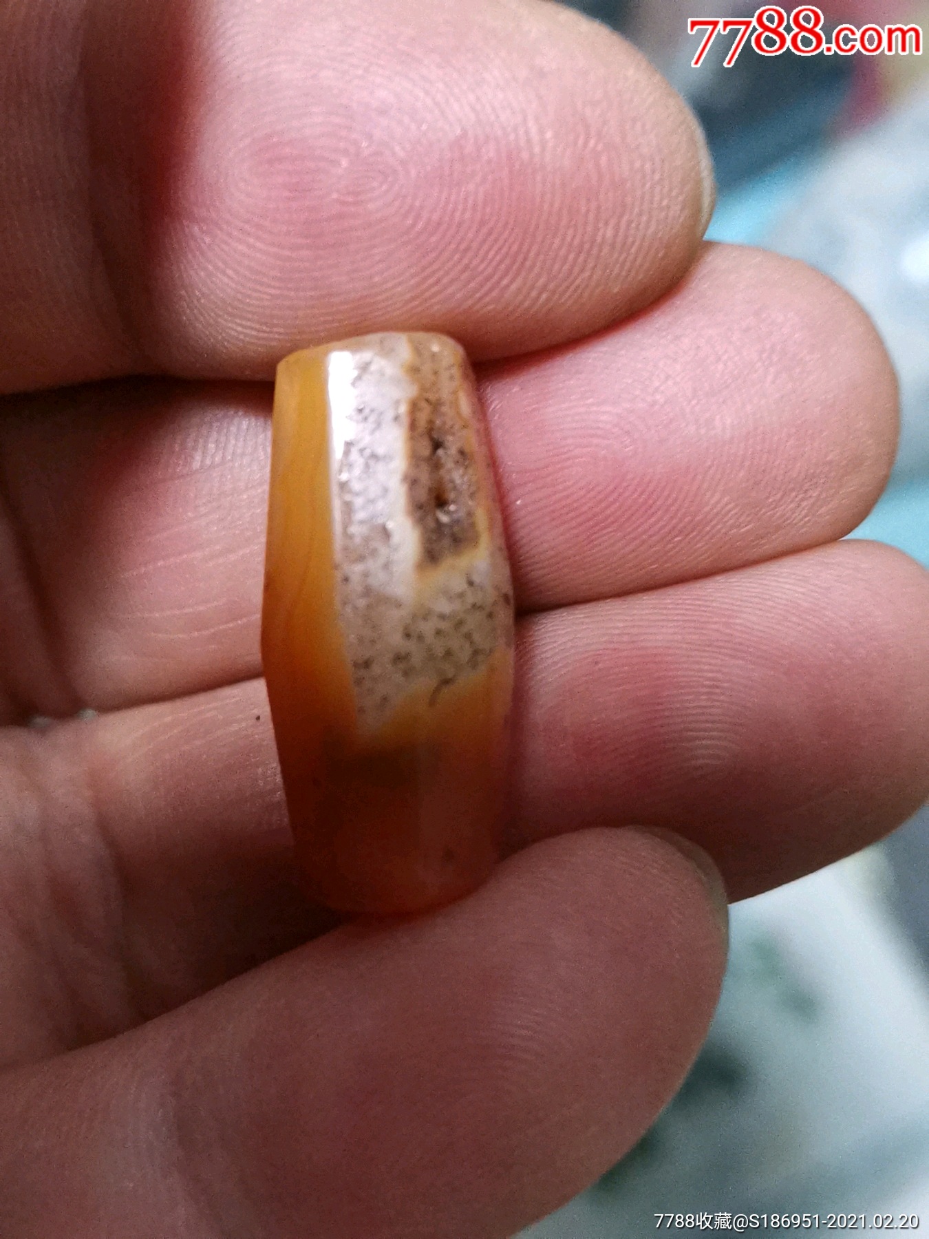 金元多楞马脑筒珠一粒