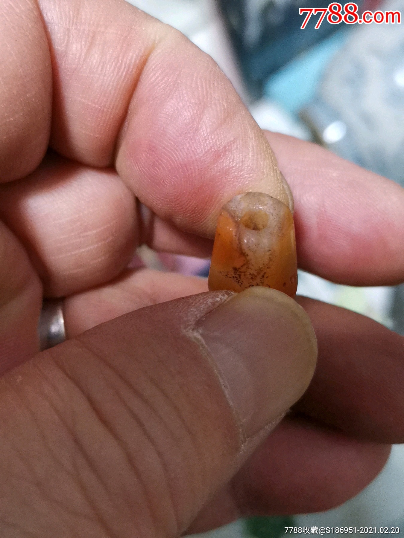 金元多楞马脑筒珠一粒