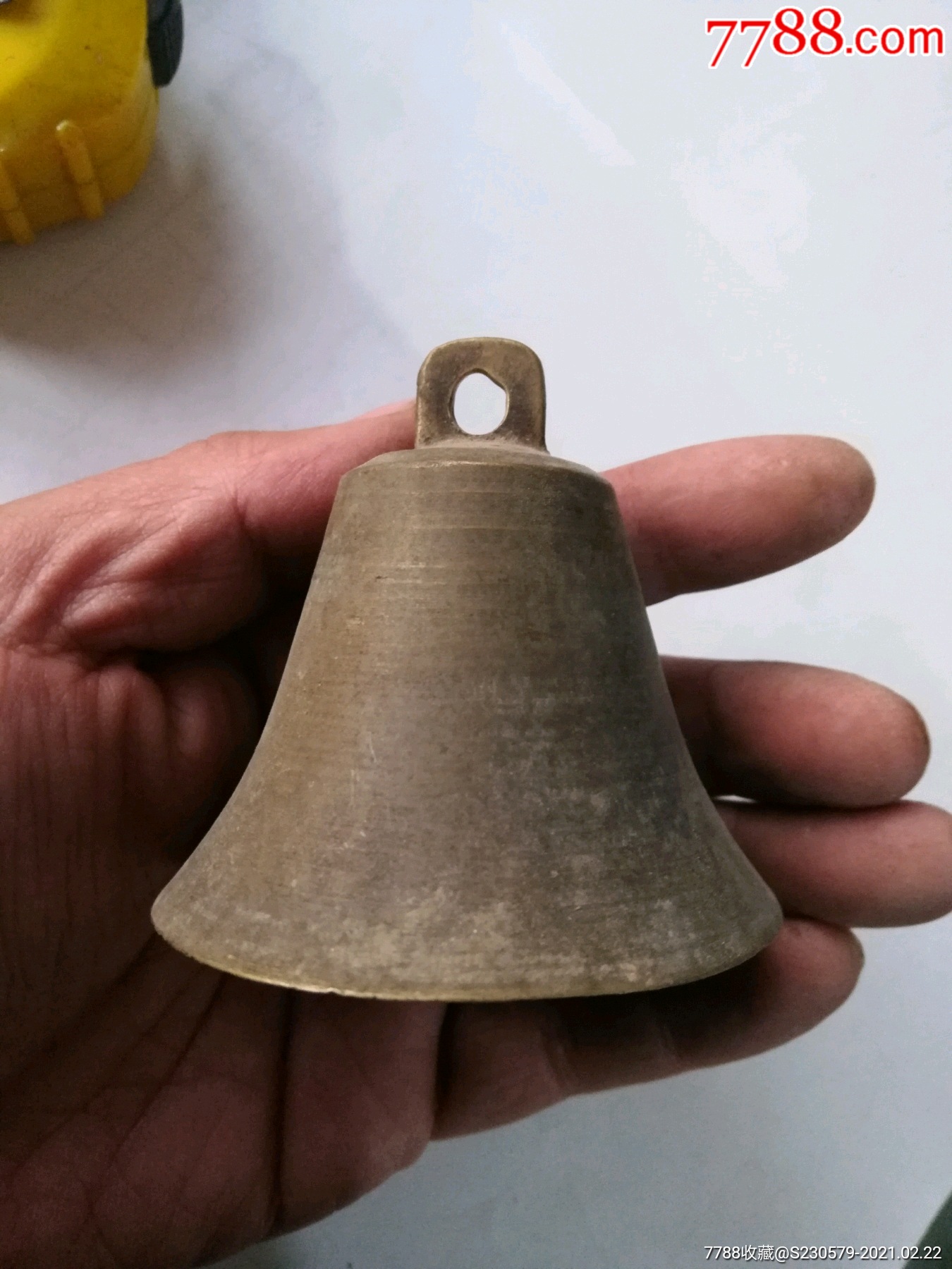 大个铜铃铛
