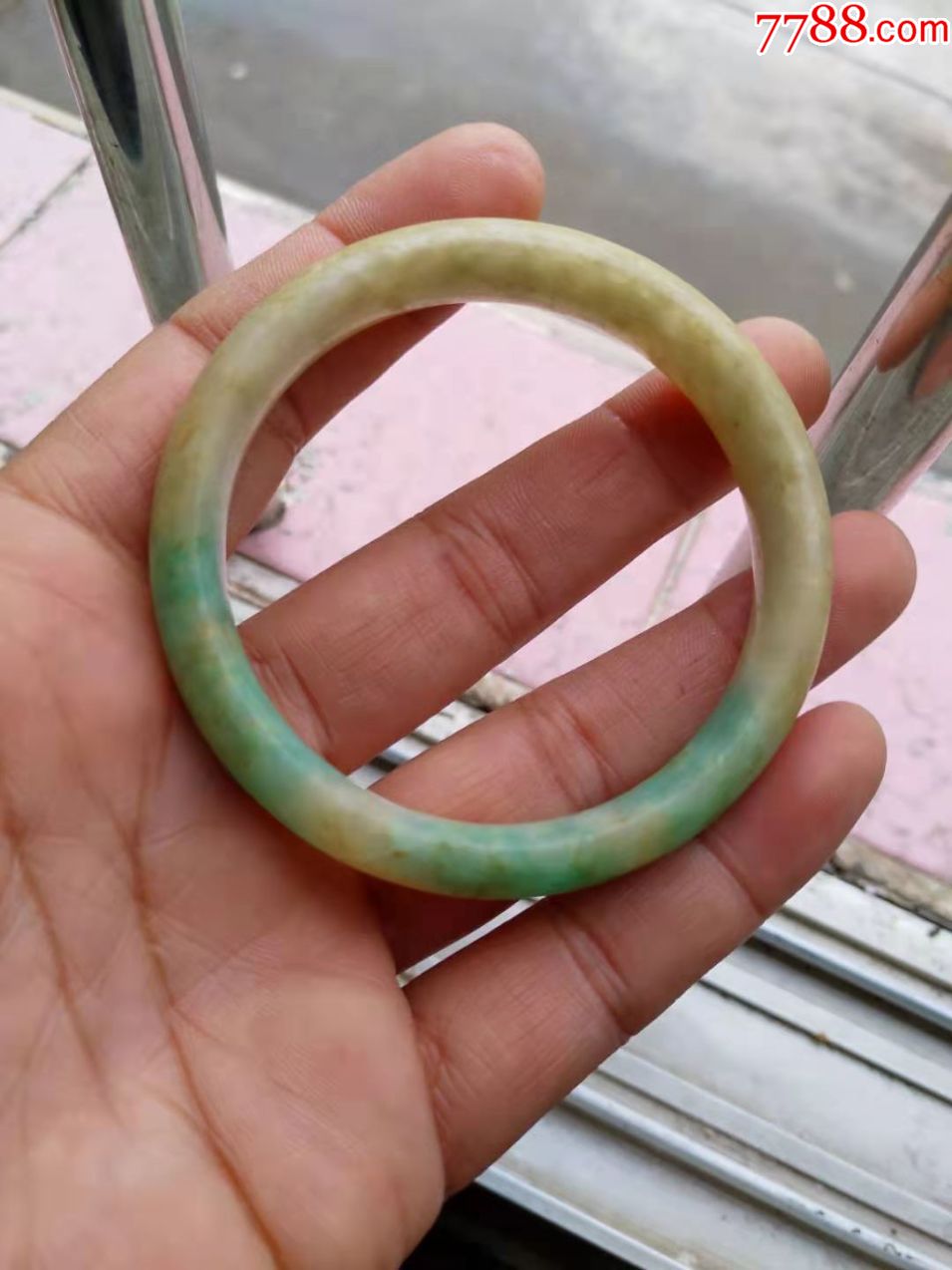 一支清代出土翡翠手镯