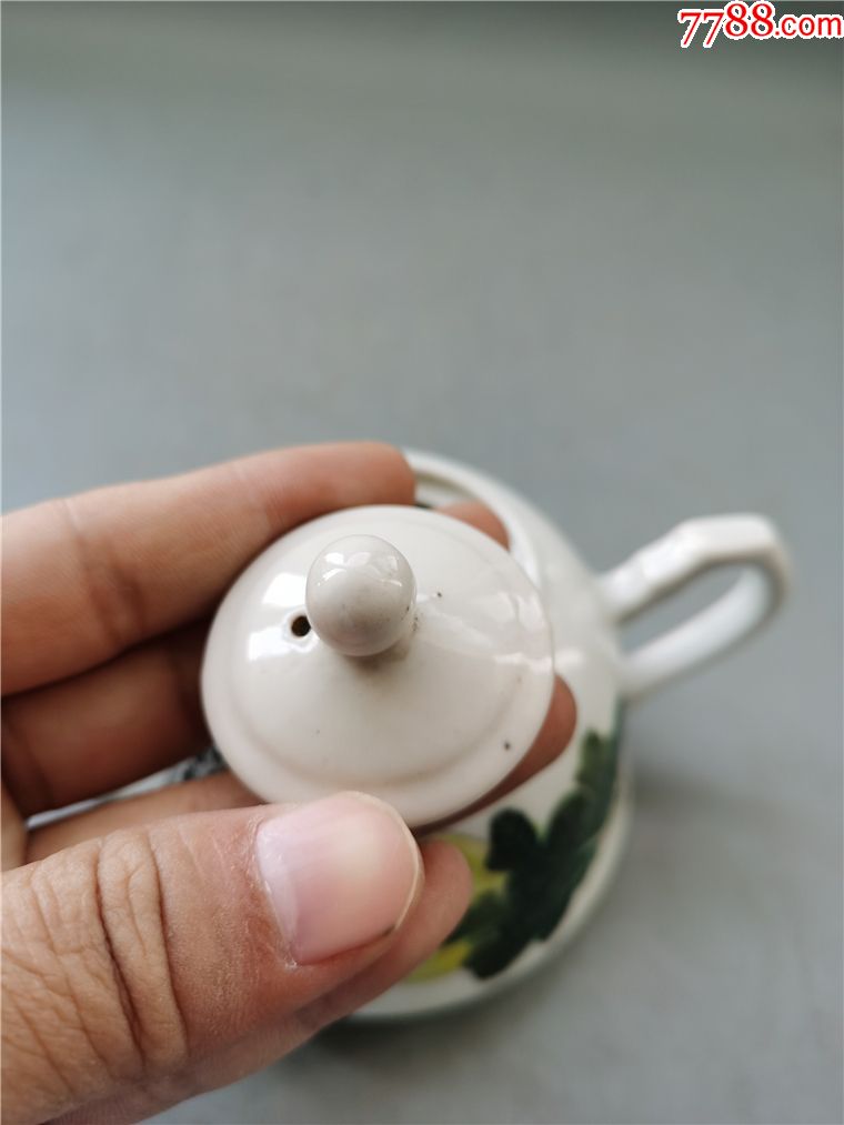 民国新粉彩名家余正青白菜传家壶