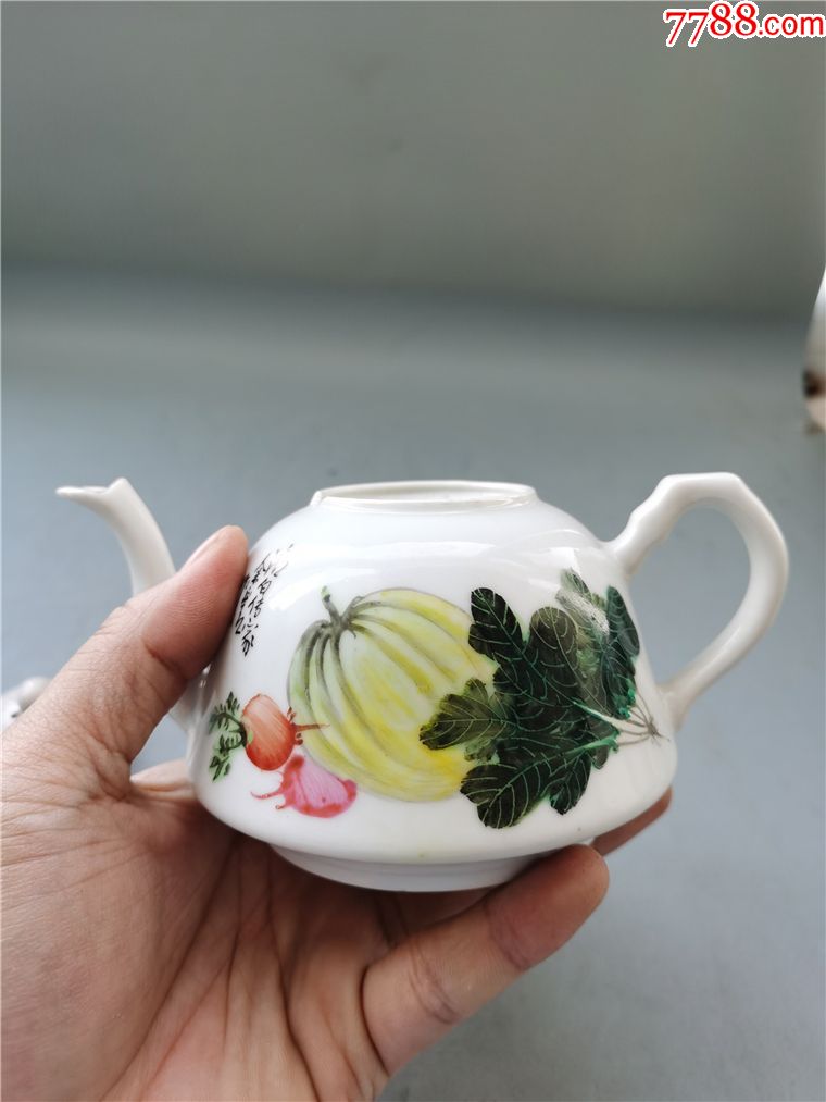 民国新粉彩名家余正青白菜传家壶