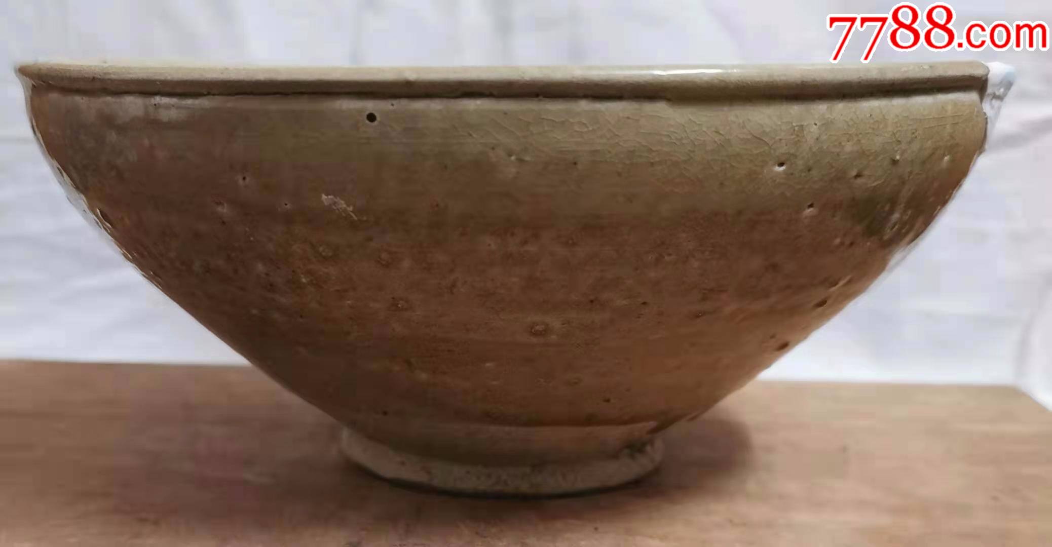 唐代长沙窑青瓷束口玉璧底大碗