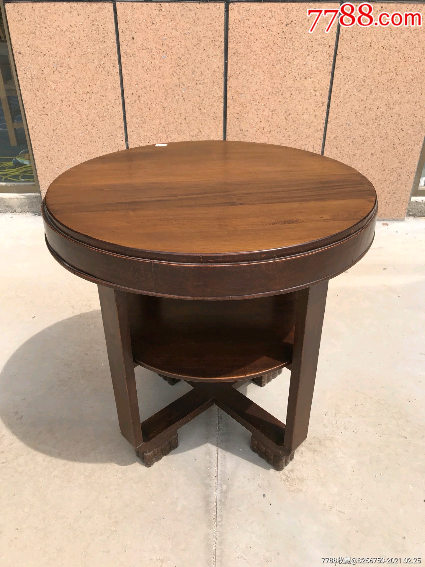 民国时期老上海风格柚木圆桌,造型简洁优雅,上下两层设计,木纹清晰