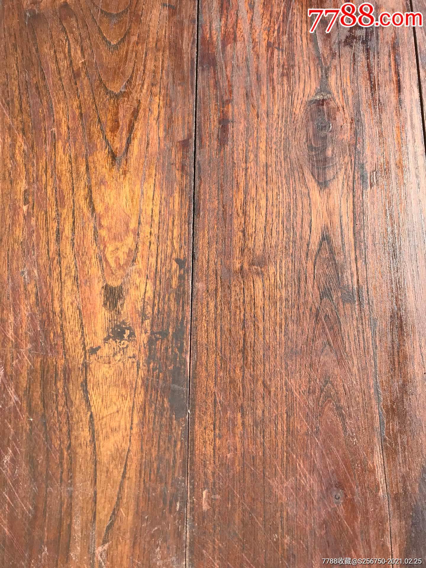 民国老榆木圆桌,少见的六腿圆足,造型独特,品相一流,木纹清晰漂亮