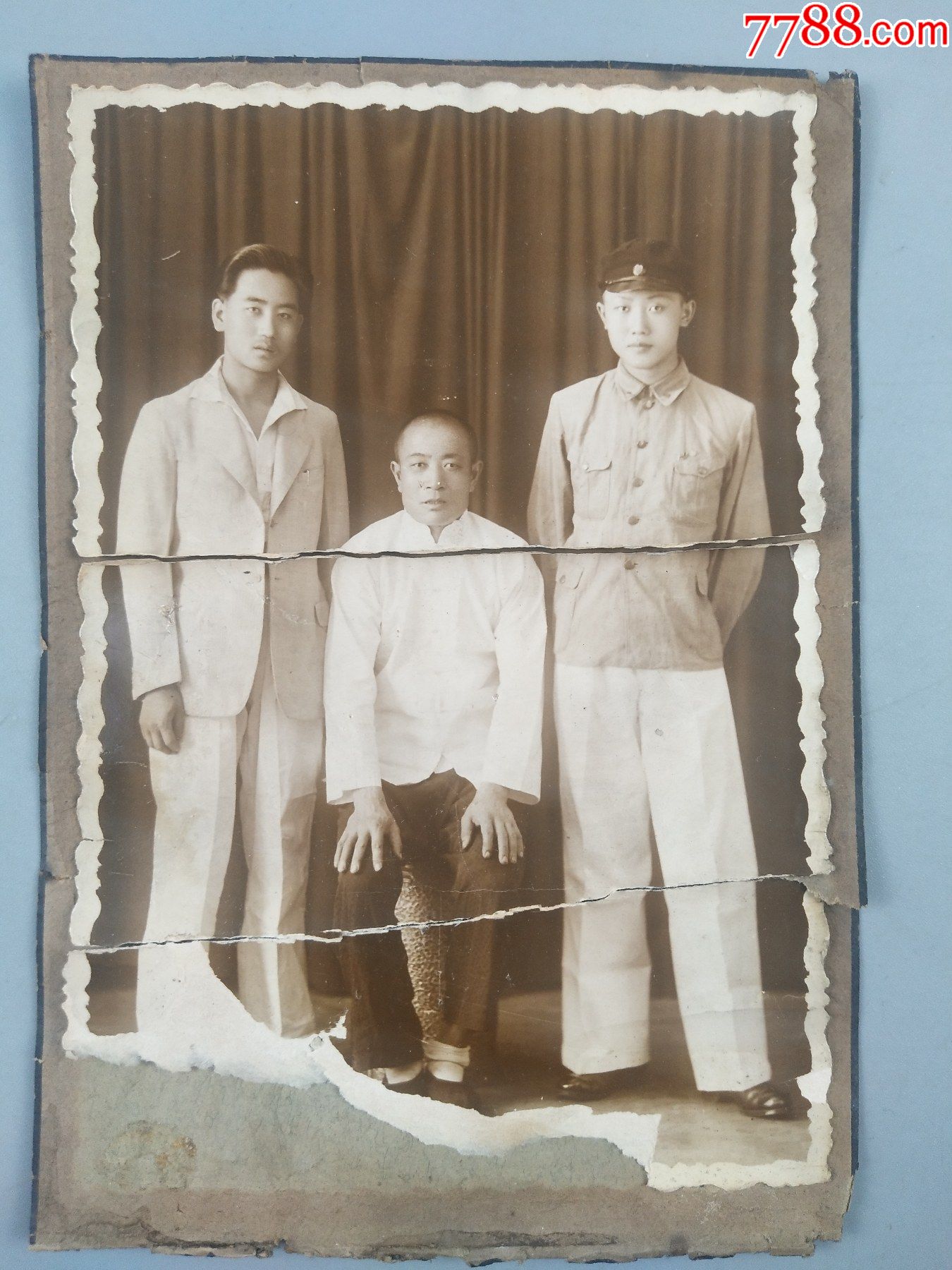 民国父子三人合影学生帽