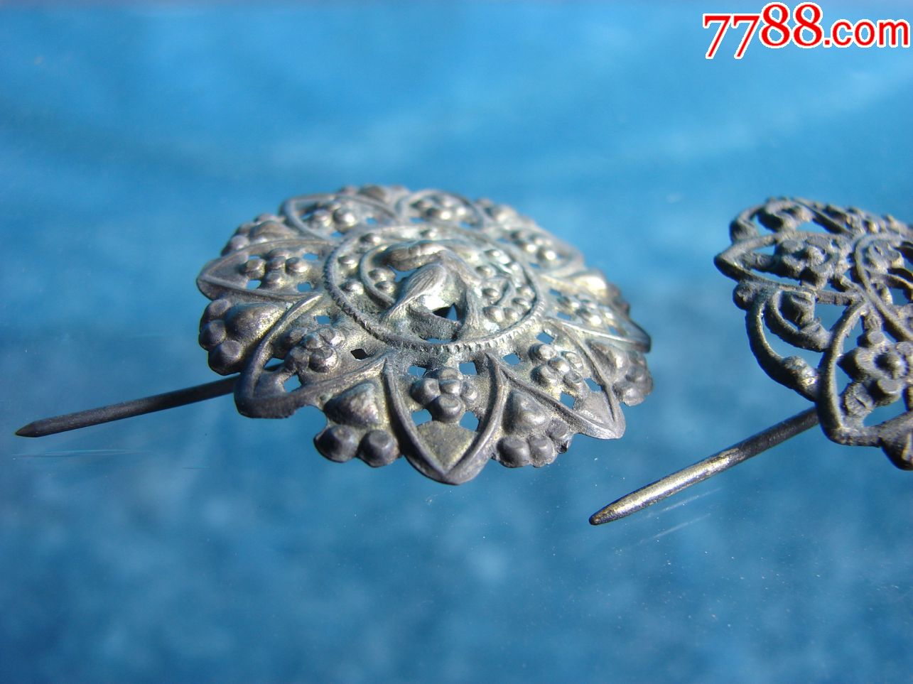 清代原包浆工艺非常精美的银镂空纹银发簪两个