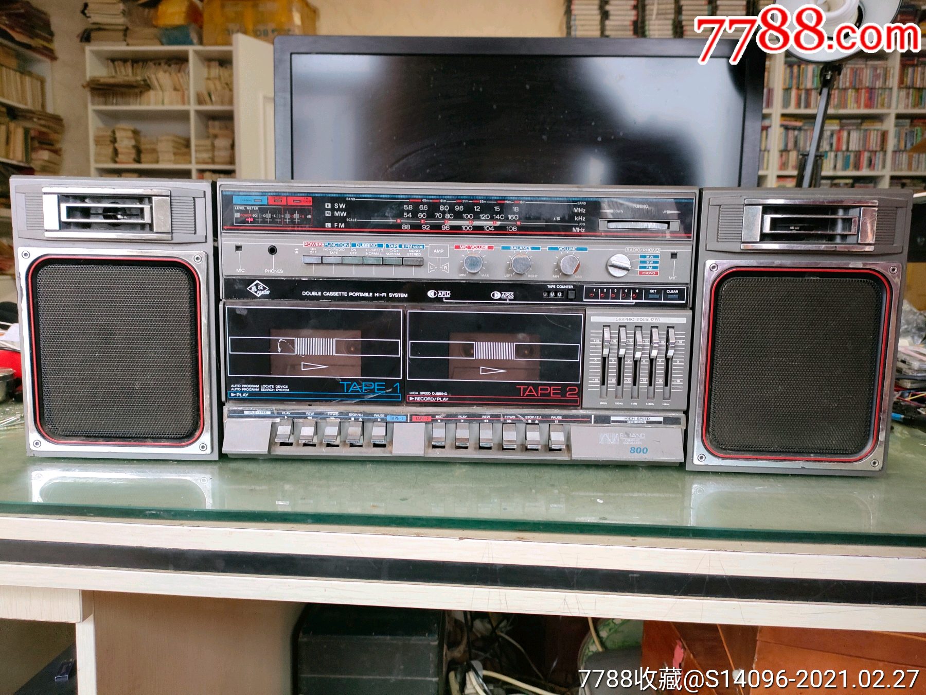 飞梭牌收录机,功能正常.