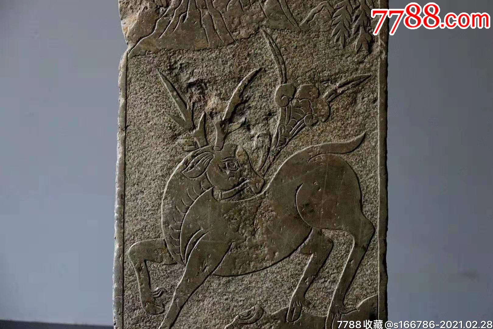 灵鹿衔芝石雕高85,宽42,青石石板雕刻,灵鹿衔芝,寓意富足长寿