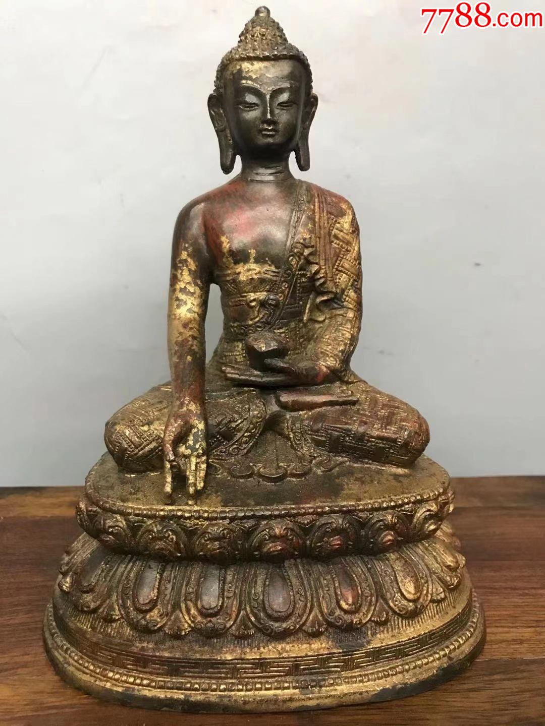 明清纯铜鎏金释迦摩尼佛像摆件,重2.8斤