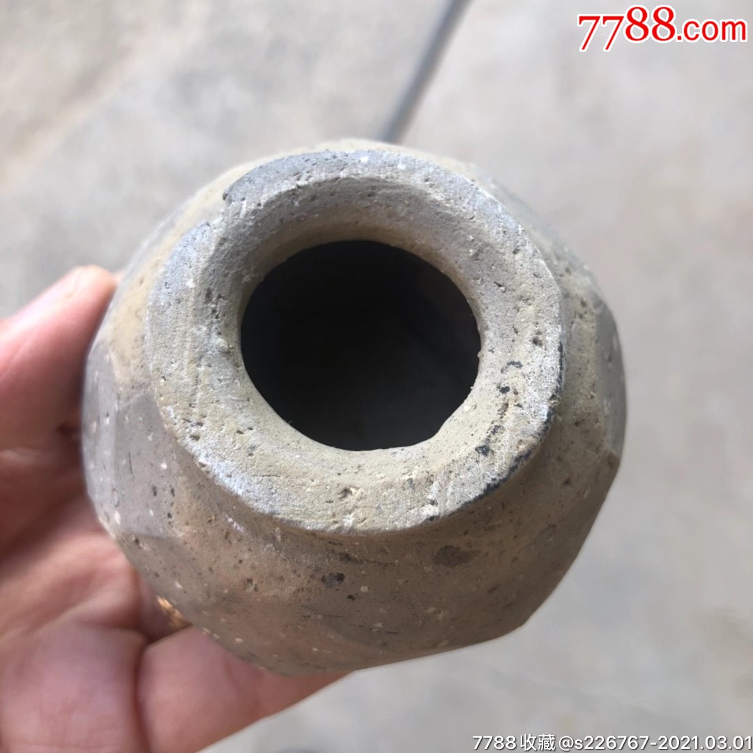 汉代菱形切割加沙陶罐