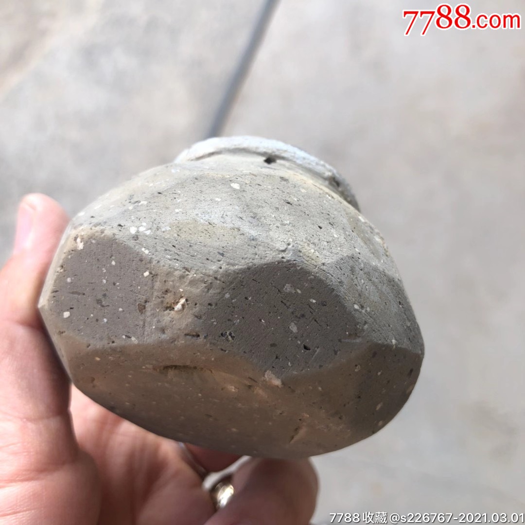 汉代菱形切割加沙陶罐