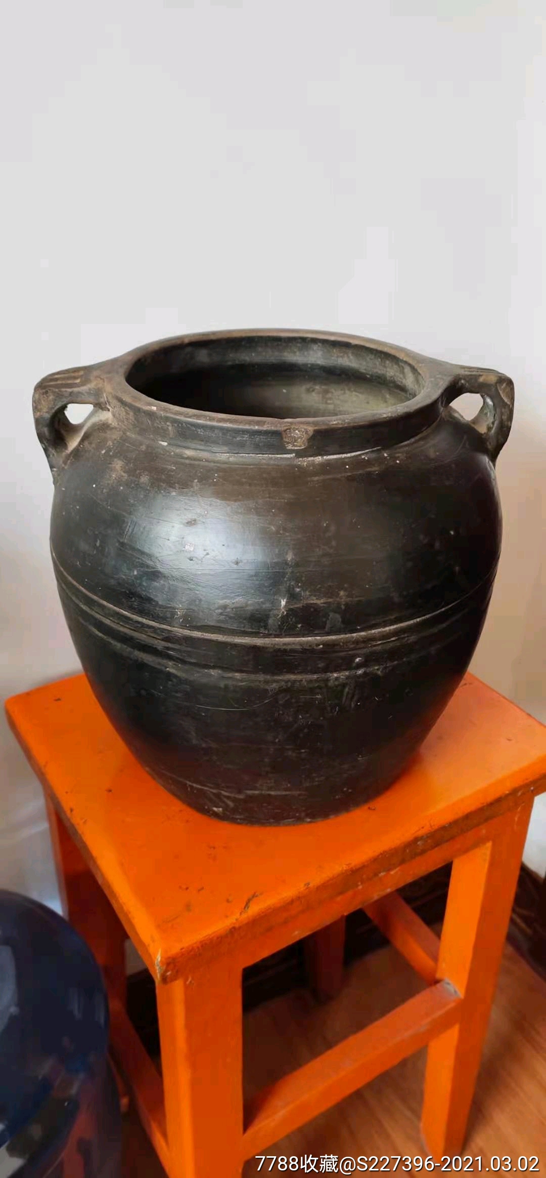 双耳黑陶罐