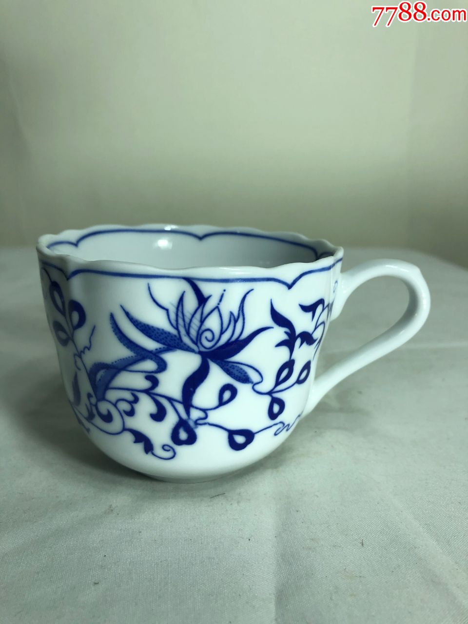 青花杯子