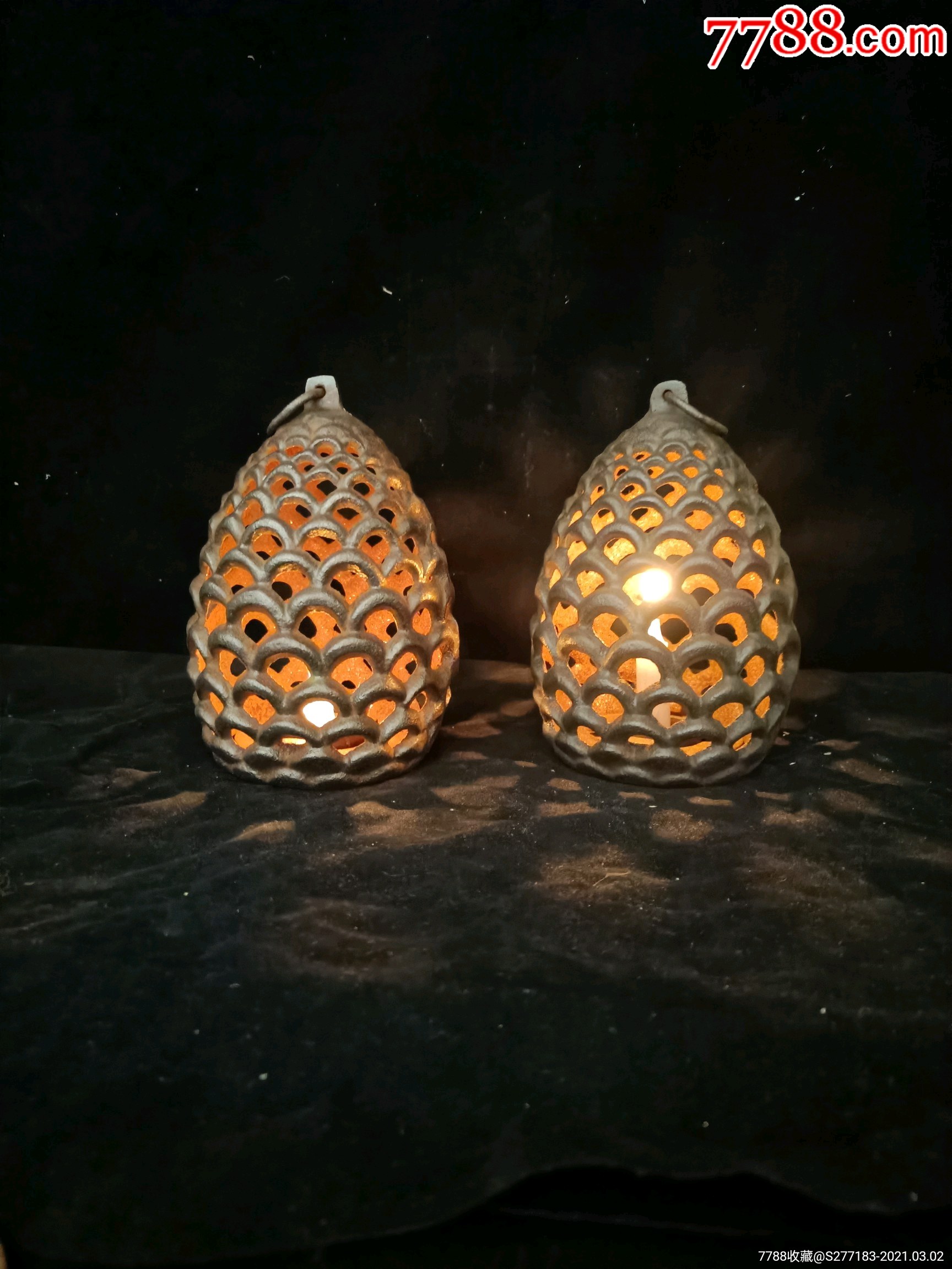 镂空铁灯造型独特祥云纹饰文雅大气寓意吉祥寓意书房客厅复古装饰佳品