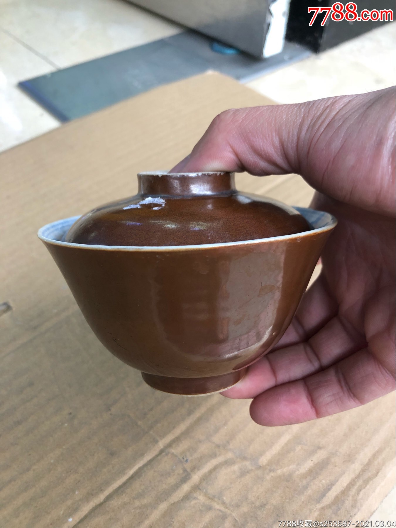 清代酱釉青花杯