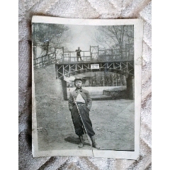 民国抗战时期日本青年在苏州問渡桥下老照片(se78699541)_7788收藏__收藏热线