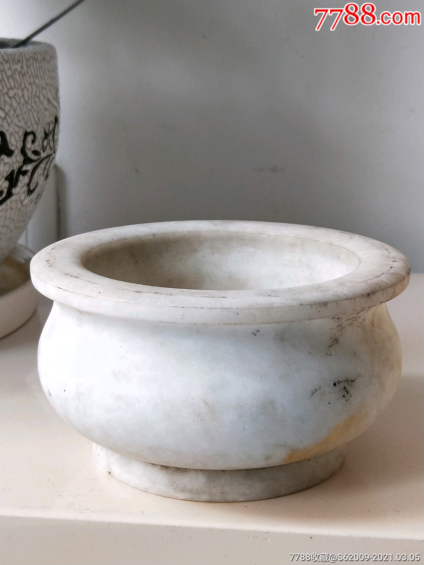 几十年造型漂亮的汉白玉簋式香炉