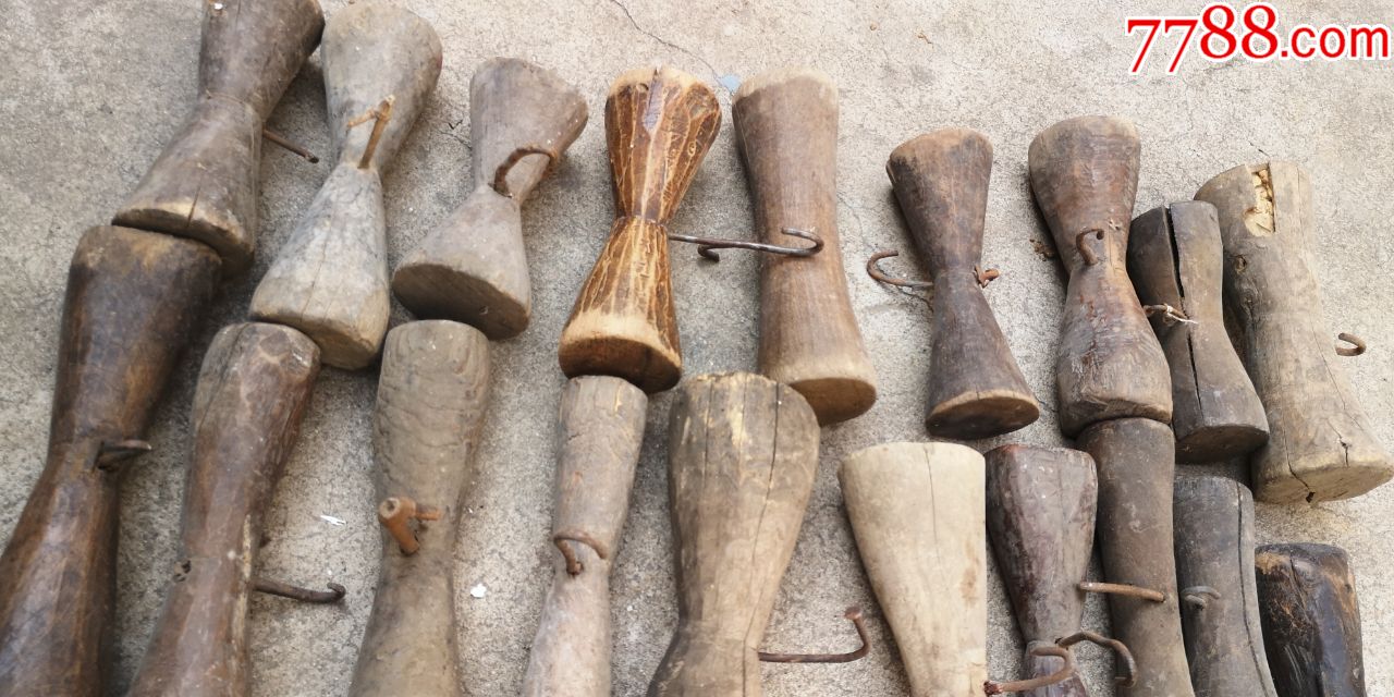 老民俗纺锤一批木制纺锤可把玩民俗博物馆成列