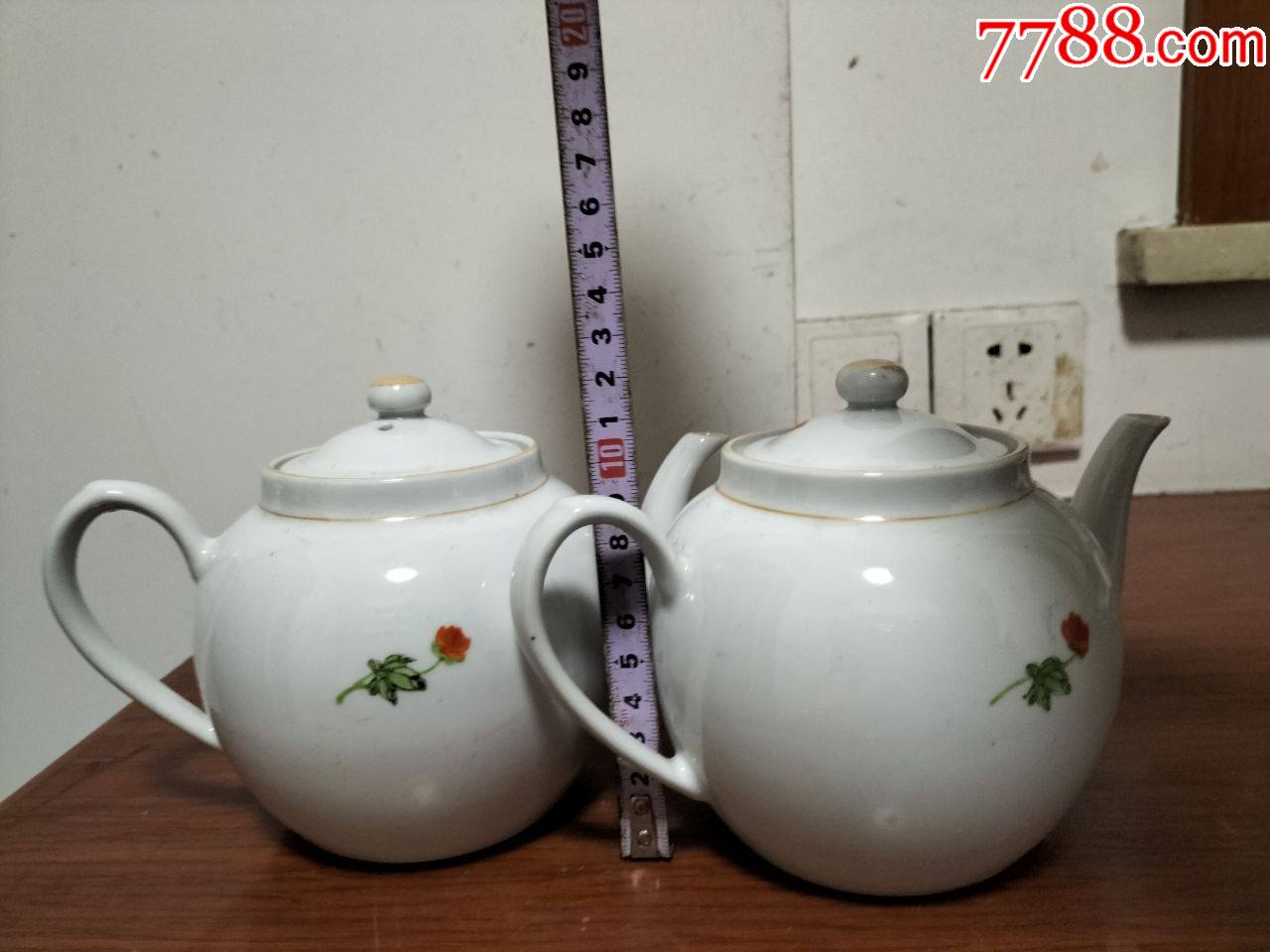 60至70年代手绘圆壶一对(a4878)