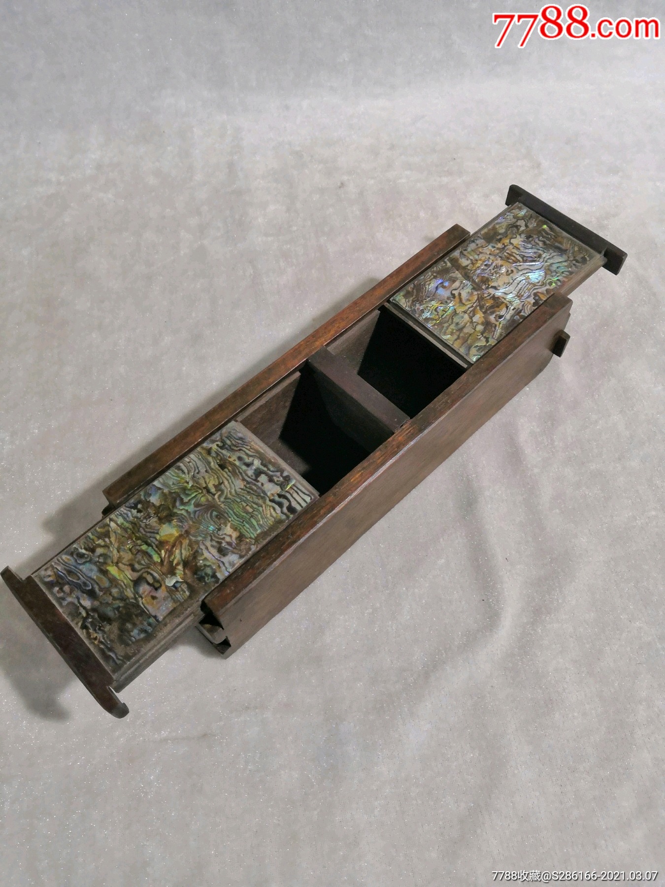 花梨木镶贝双开机关盒子,不议价