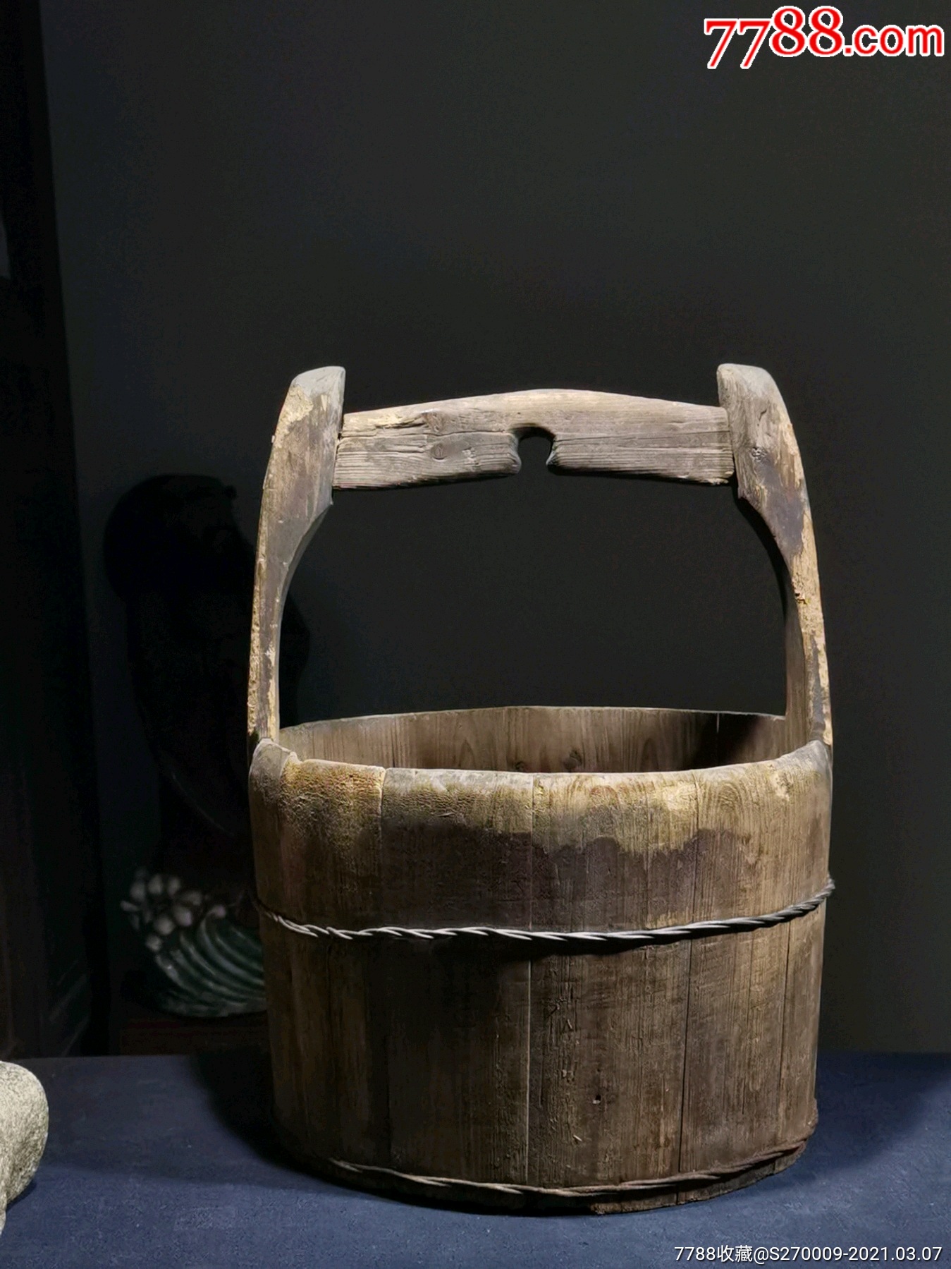 下乡收获老木桶