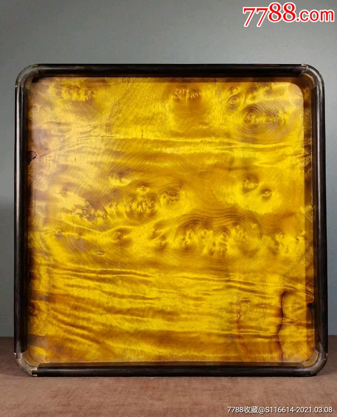 乌木框镶嵌金丝楠木满花纹鬼脸纹茶盘