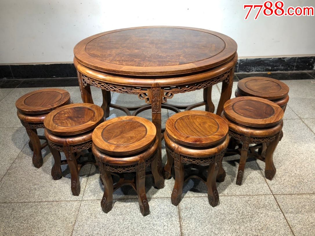 黄花梨大圆桌满鬼脸牛毛纹清晰卯榫结构