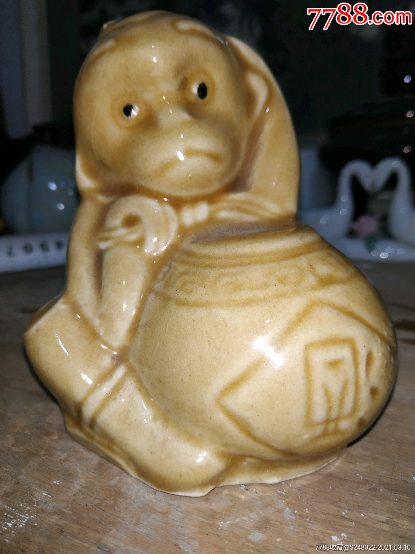 酱釉猴子存钱罐