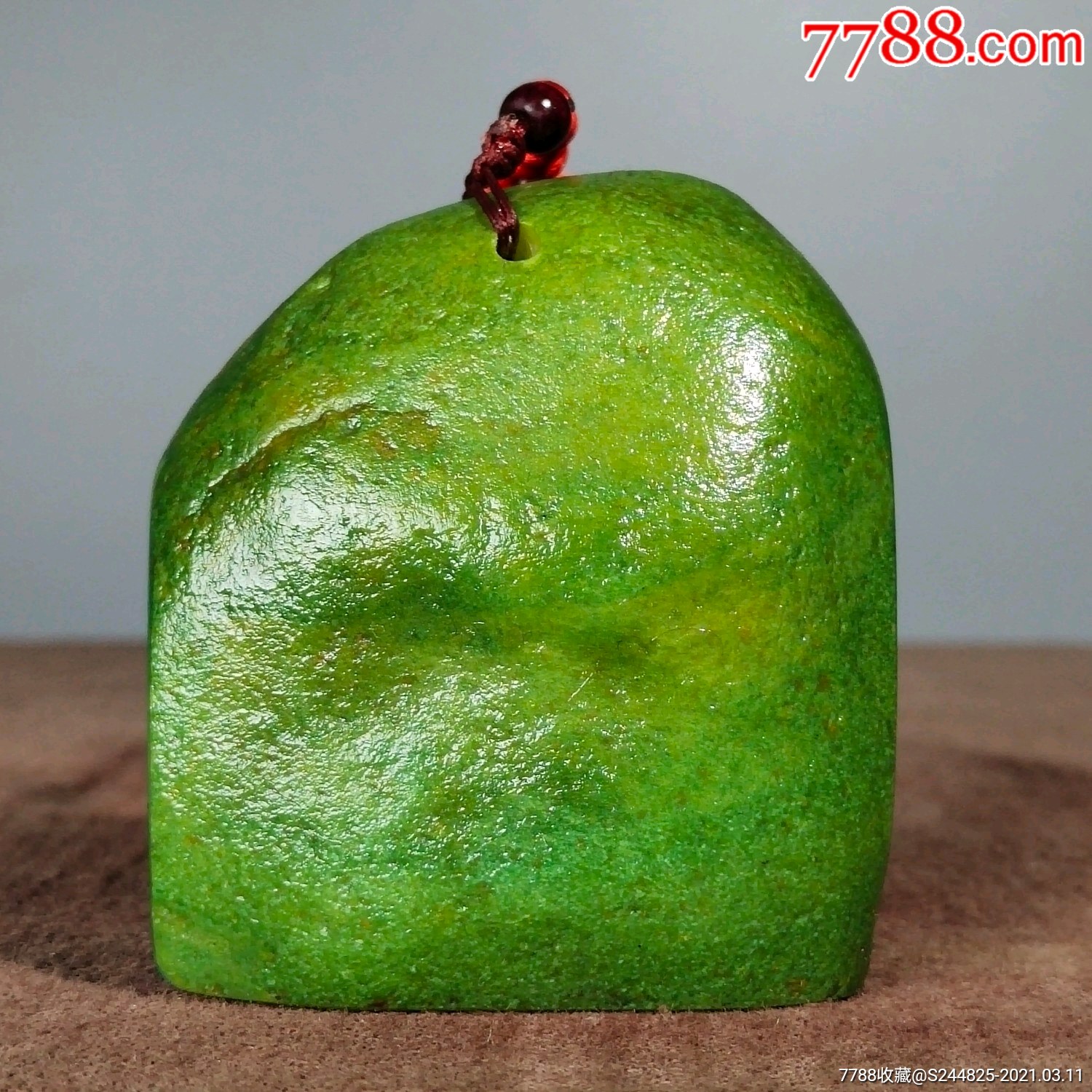 绿田黄手工雕印章宽6厘米厚4厘米高7厘米,重300克