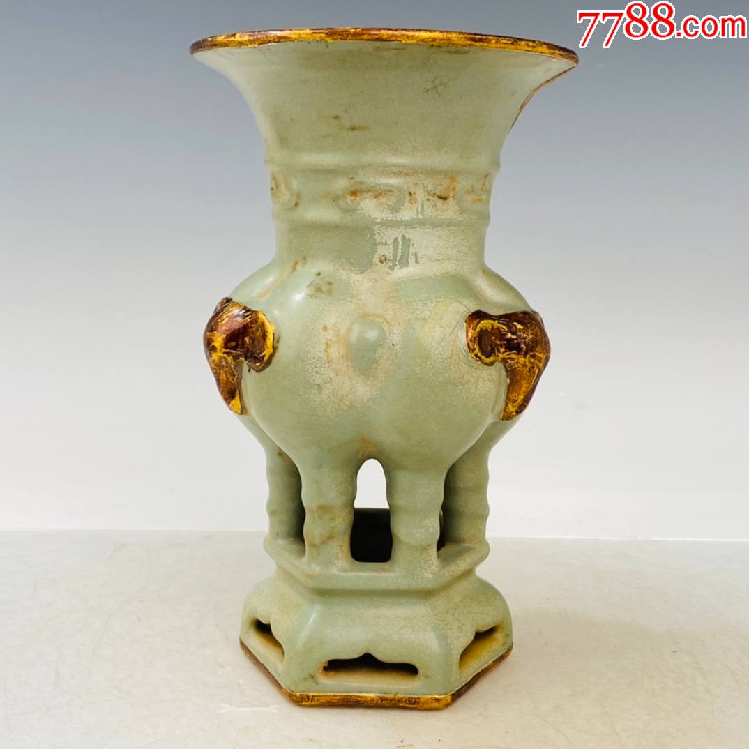 汝瓷镶金三羊尊高195厘米直径12厘米现代工艺品