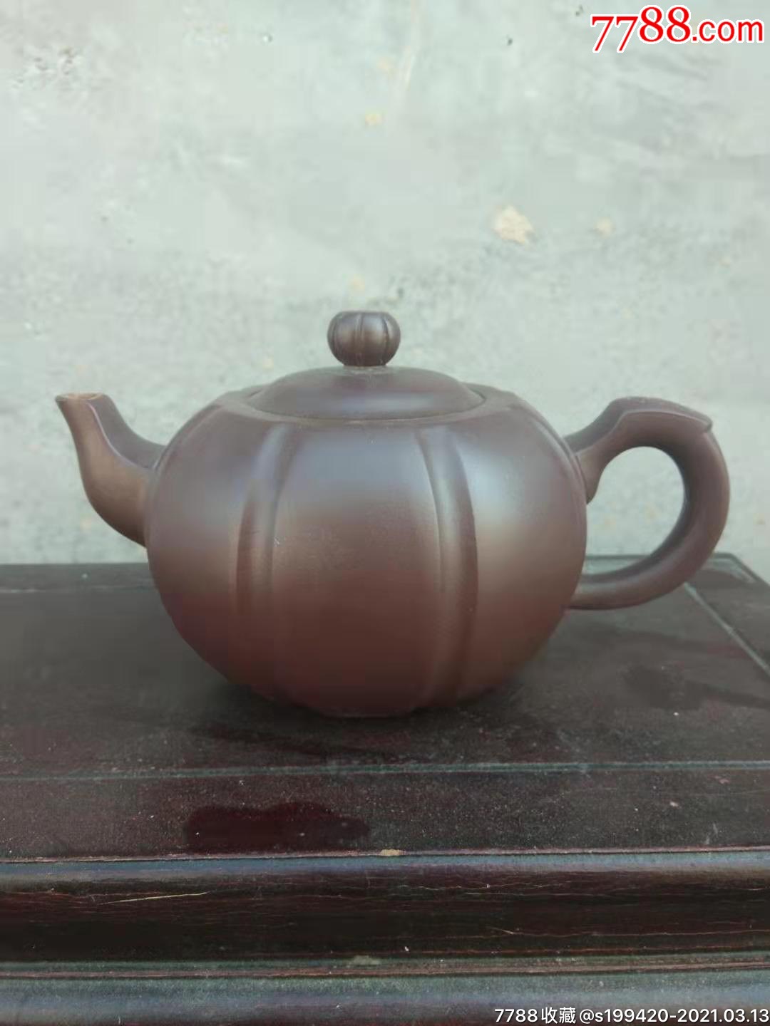 老紫砂壶.中国著名工艺师宗华所作.品相完整,砂质一流,做工极其精美.