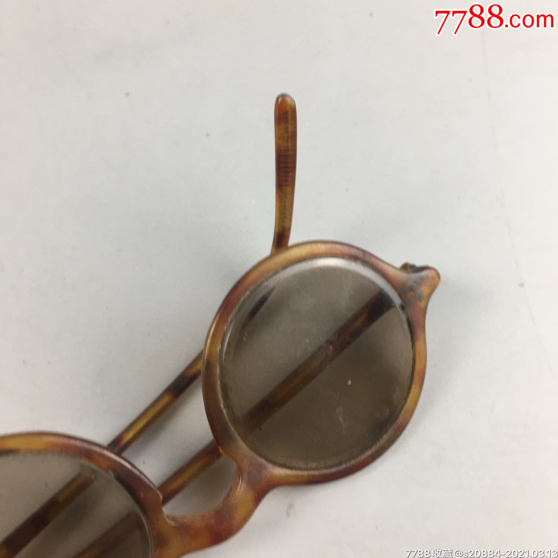 民国时期茶色水晶眼镜