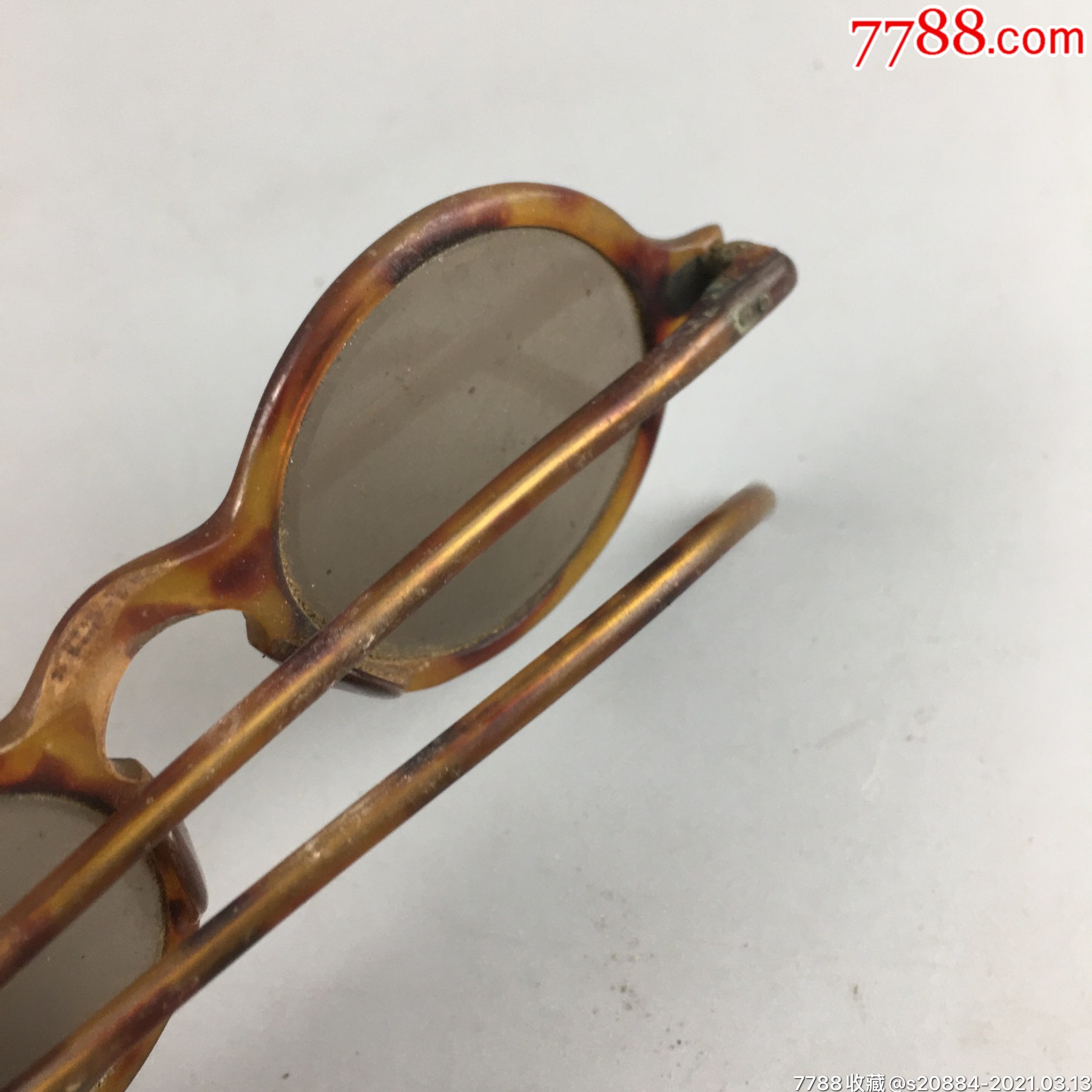 民国时期茶色水晶眼镜