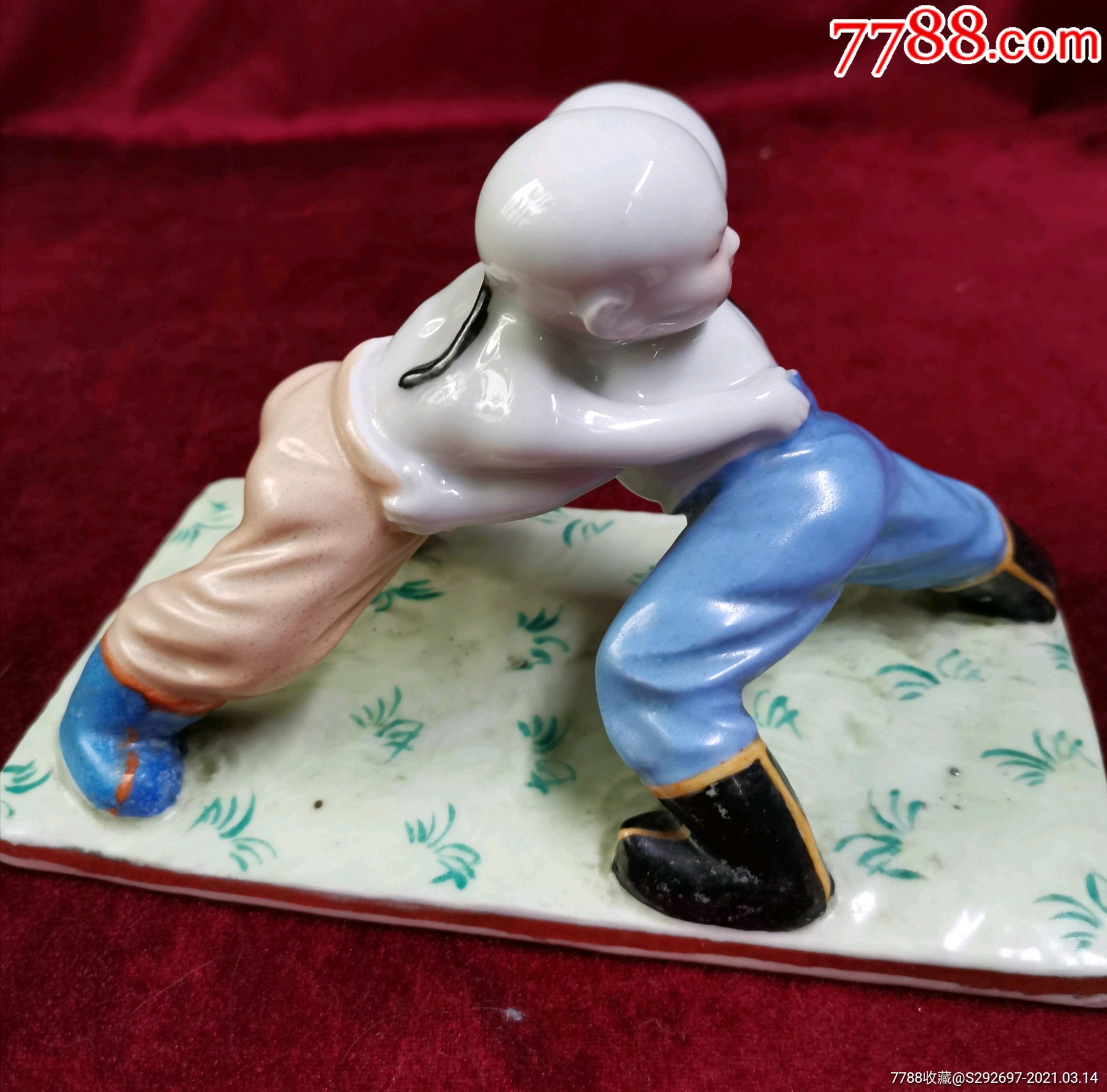 红色收藏摔跤小能手