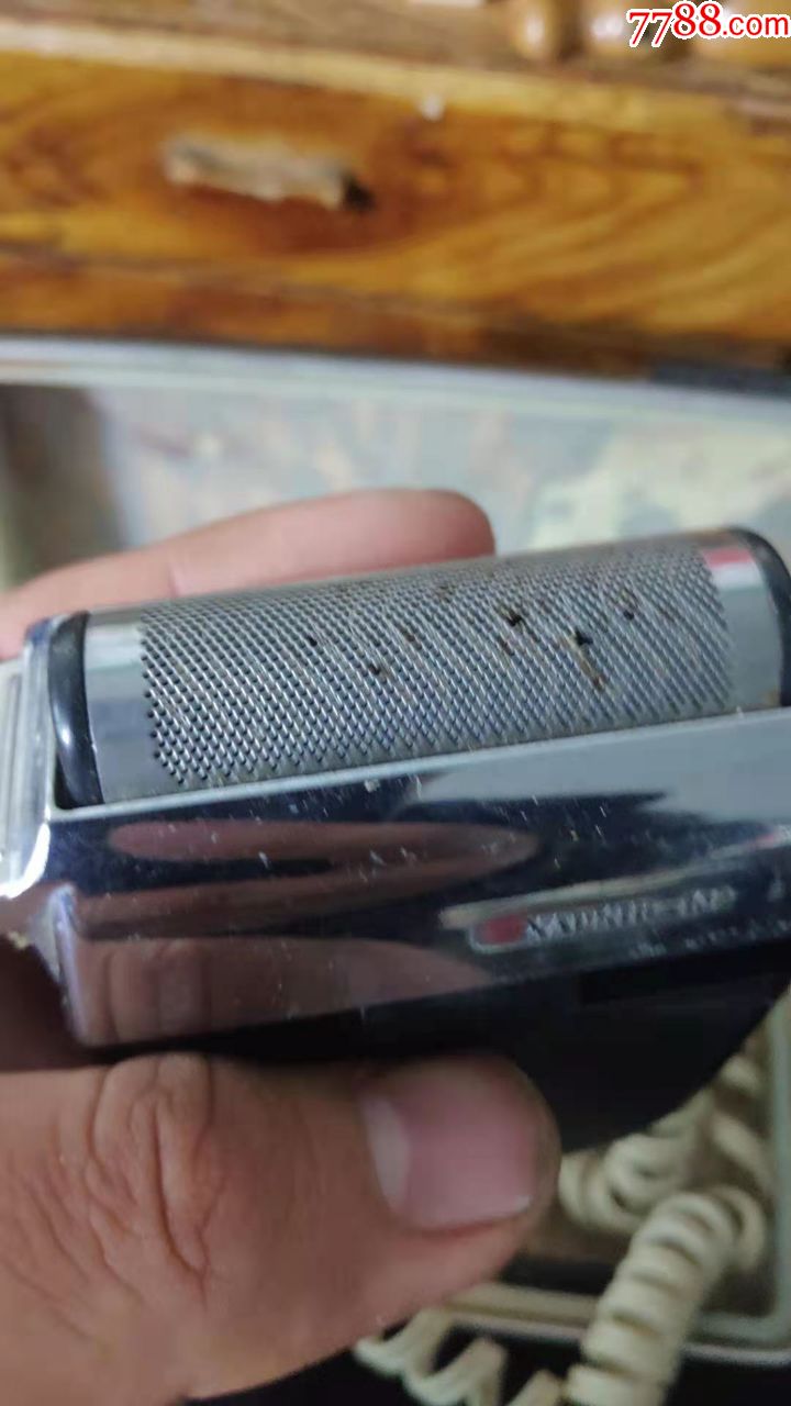 上世纪7080年代老苏联电动剃须刀民俗老电器通电有反应