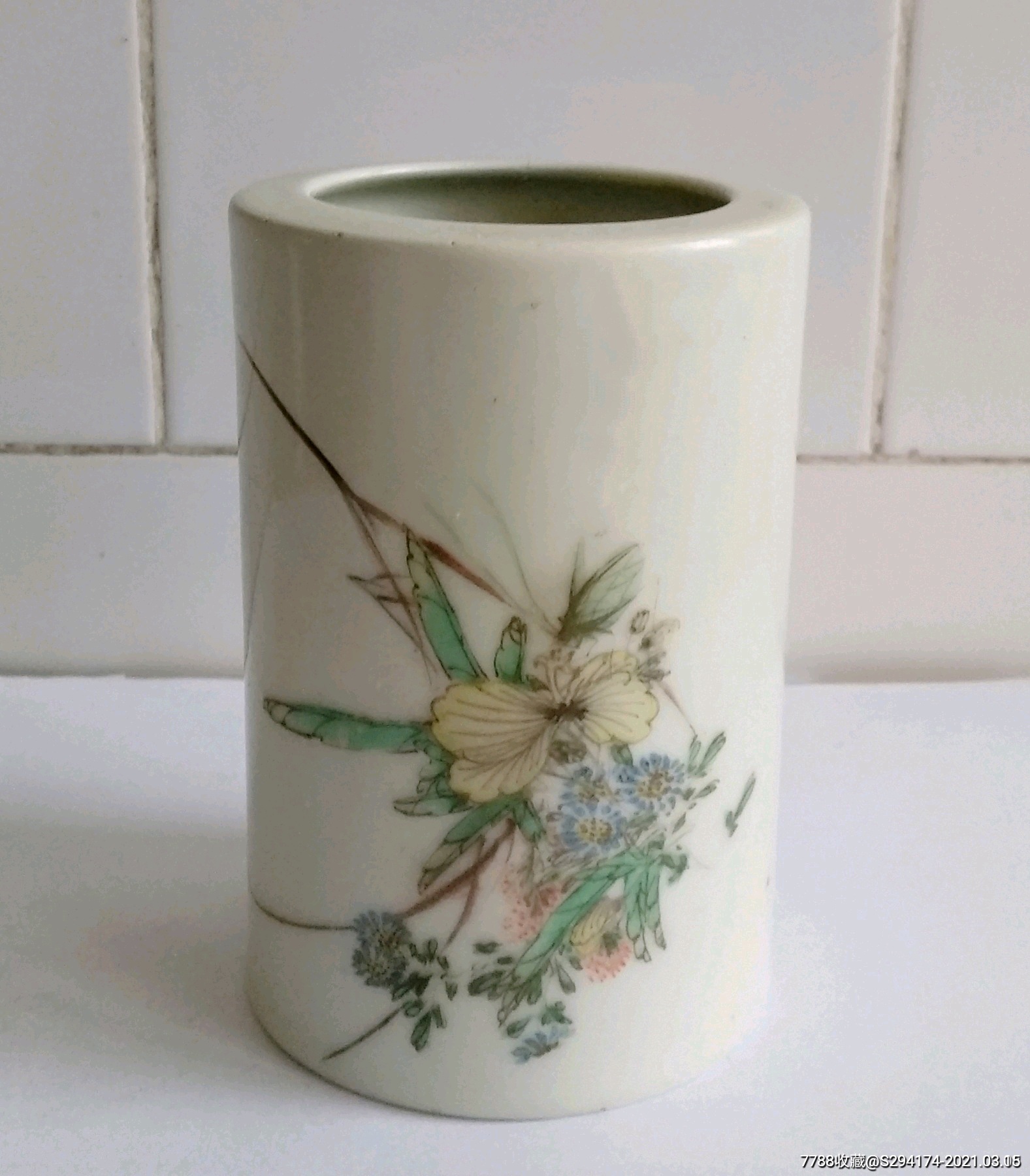 民国春林阁细粉彩笔筒