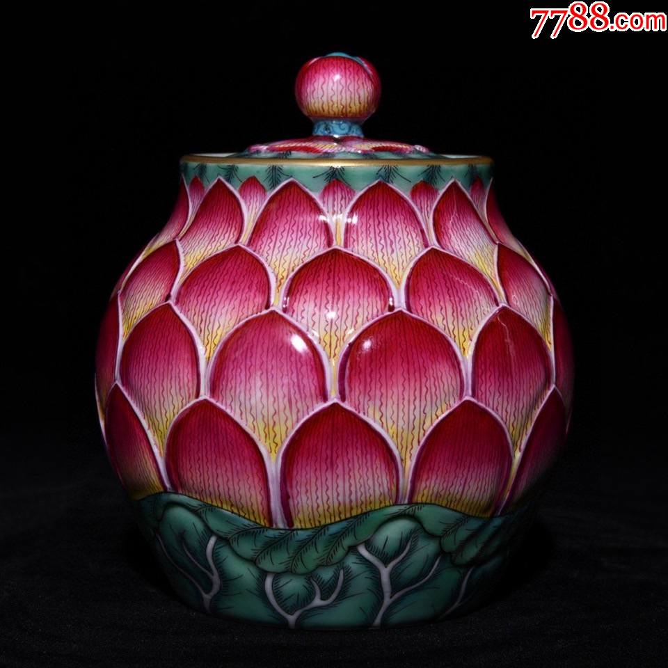 雍正粉彩莲花盖罐现代工艺品